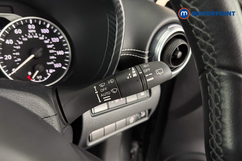 Nissan Juke N-Connecta Manual Petrol SUV - Stock Number (1661553) - 7th supplementary image