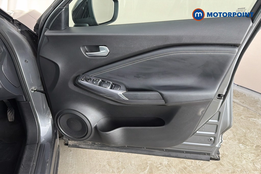 Nissan Juke N-Connecta Manual Petrol SUV - Stock Number (1661553) - 19th supplementary image