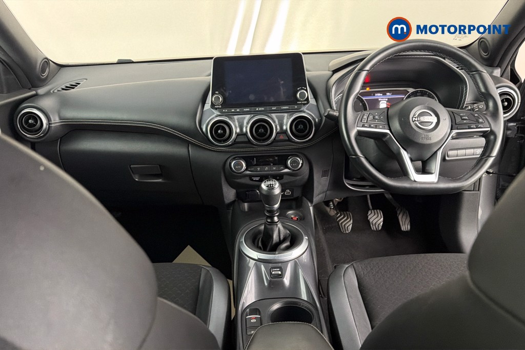 Nissan Juke N-Connecta Manual Petrol SUV - Stock Number (1661553) - 1st supplementary image