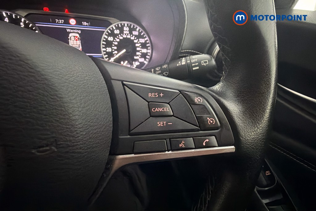 Nissan Juke N-Connecta Manual Petrol SUV - Stock Number (1661583) - 4th supplementary image