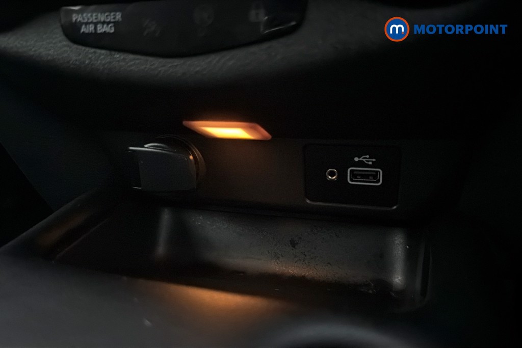 Nissan Juke N-Connecta Manual Petrol SUV - Stock Number (1661583) - 17th supplementary image