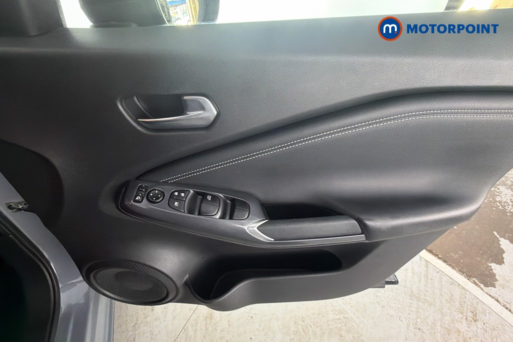 Nissan Juke N-Connecta Manual Petrol SUV - Stock Number (1661583) - 19th supplementary image