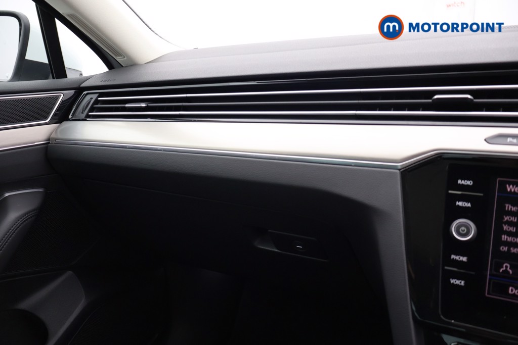 Volkswagen Passat GT Automatic Petrol Saloon - Stock Number (1662235) - 12th supplementary image