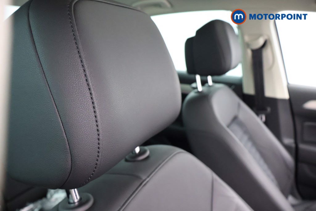 Volkswagen Passat GT Automatic Petrol Saloon - Stock Number (1662235) - 19th supplementary image