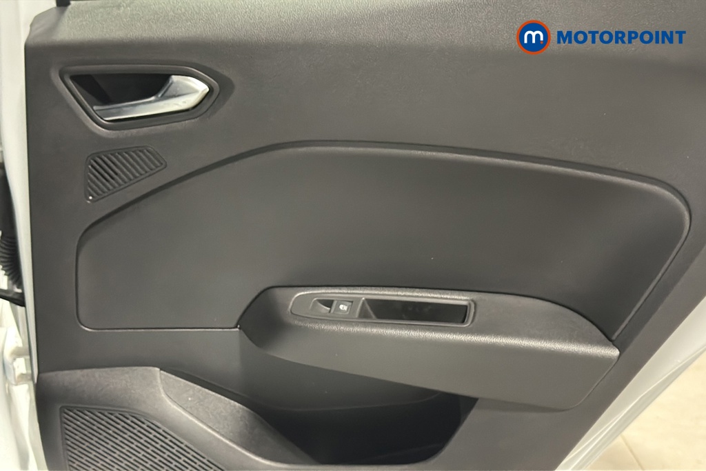 Renault Clio Evolution Manual Petrol Hatchback - Stock Number (1662736) - 994th supplementary image