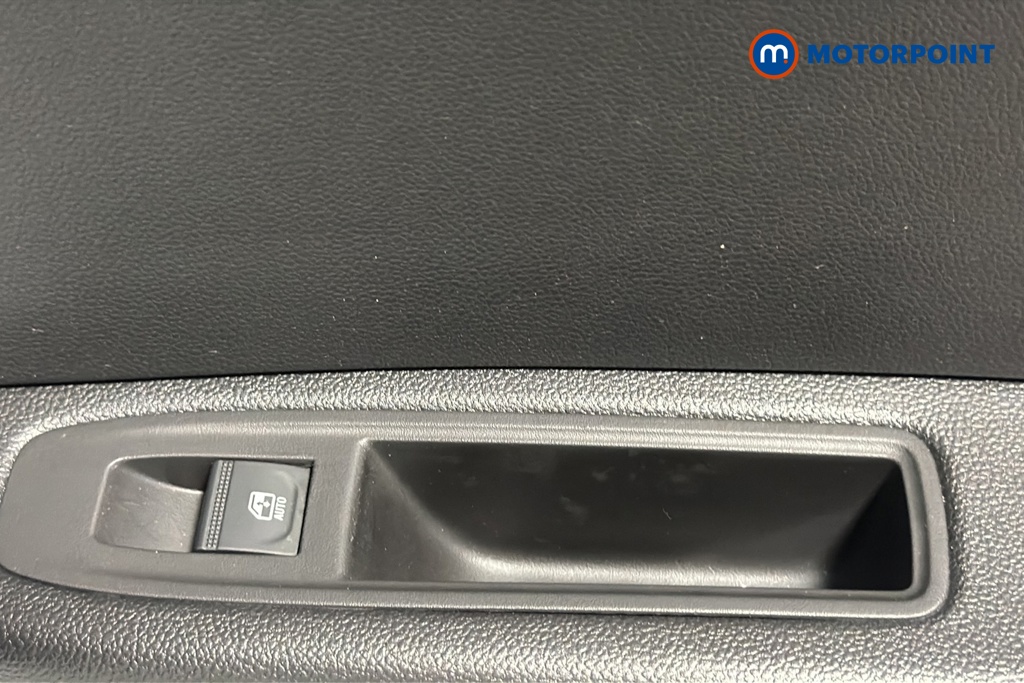 Renault Clio Evolution Manual Petrol Hatchback - Stock Number (1662736) - 995th supplementary image
