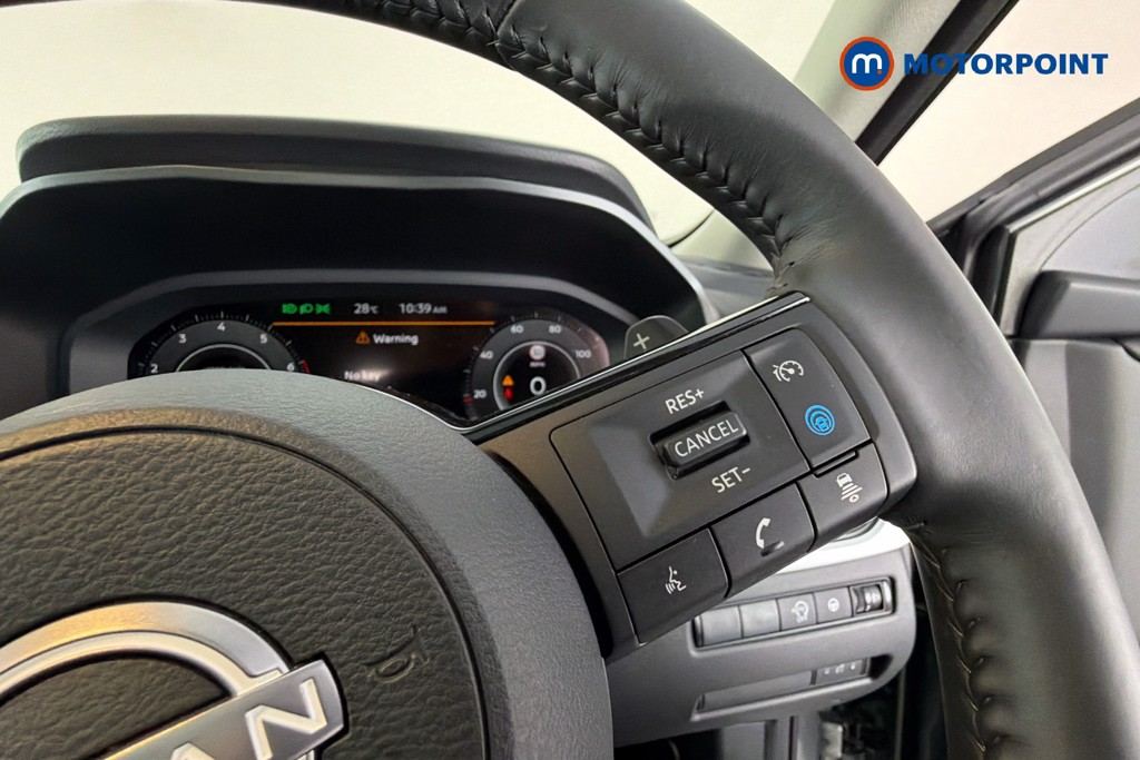 Nissan Qashqai N-Connecta Automatic Petrol SUV - Stock Number (1662857) - 4th supplementary image