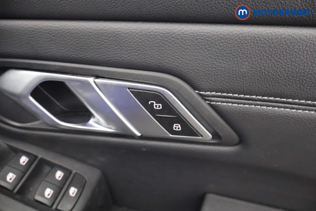 BMW 3 Series M Sport Automatic Petrol Plug-In Hybrid Saloon - Stock Number (1663335) - 11th supplementary image