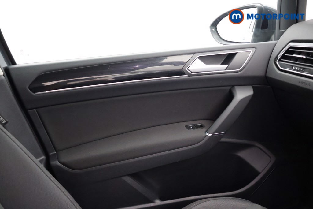 Volkswagen Touran SEL Automatic Petrol People Carrier - Stock Number (1663448) - 14th supplementary image