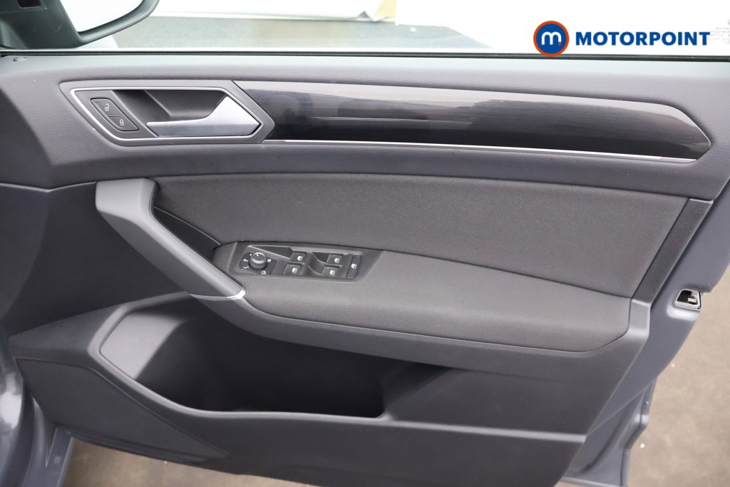 Volkswagen Touran SEL Automatic Petrol People Carrier - Stock Number (1663448) - 15th supplementary image