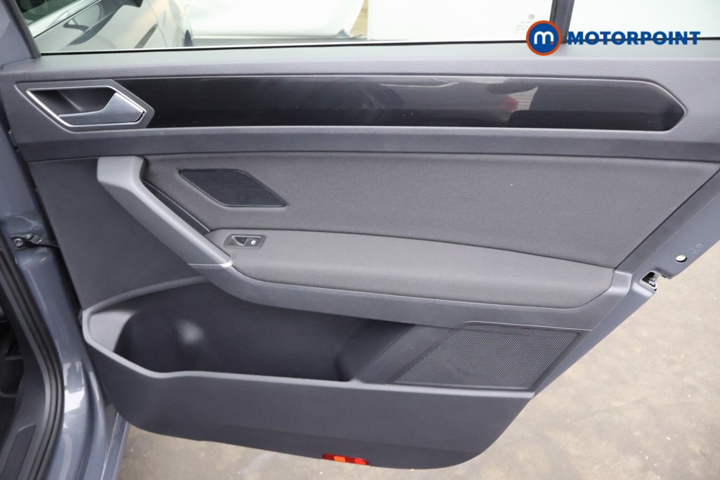 Volkswagen Touran SEL Automatic Petrol People Carrier - Stock Number (1663448) - 21st supplementary image