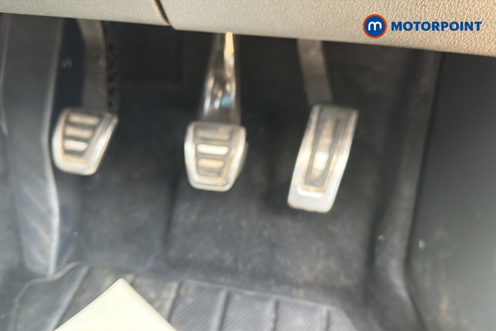 Skoda Karoq Sportline Manual Petrol SUV - Stock Number (1663662) - 24th supplementary image