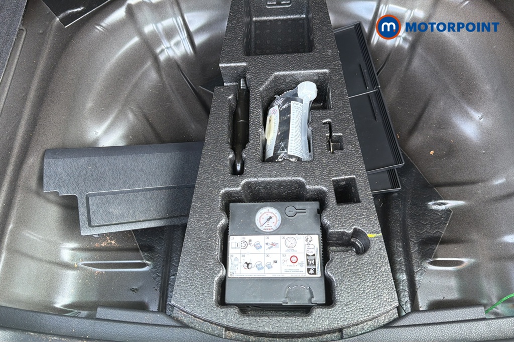 Skoda Karoq Sportline Manual Petrol SUV - Stock Number (1663662) - 33rd supplementary image