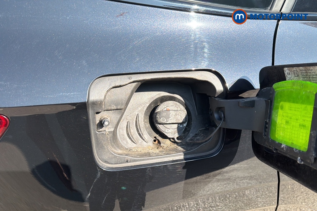 Skoda Karoq Sportline Manual Petrol SUV - Stock Number (1663662) - 41st supplementary image