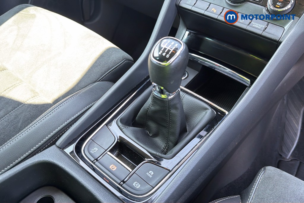 Skoda Karoq Se L Manual Petrol SUV - Stock Number (1663771) - 15th supplementary image