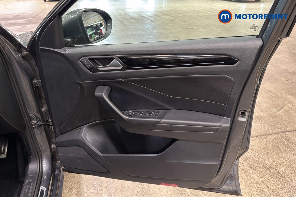 Volkswagen T-Roc R-Line Automatic Diesel SUV - Stock Number (1664263) - 19th supplementary image