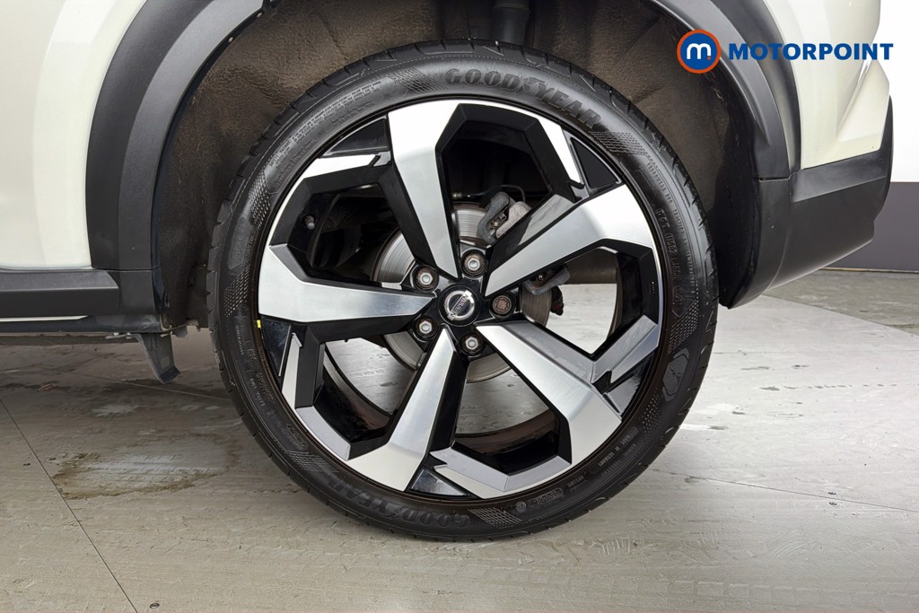 Nissan Juke Tekna Manual Petrol SUV - Stock Number (1664462) - 48th supplementary image