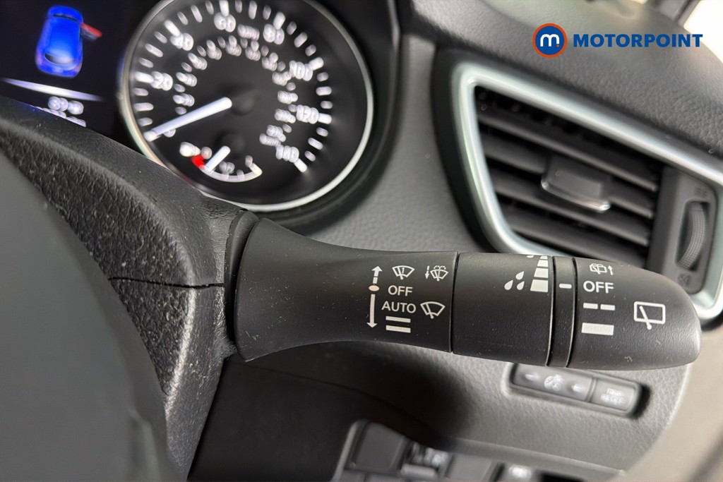 Nissan Qashqai N-Connecta Manual Diesel SUV - Stock Number (1639370) - 7th supplementary image