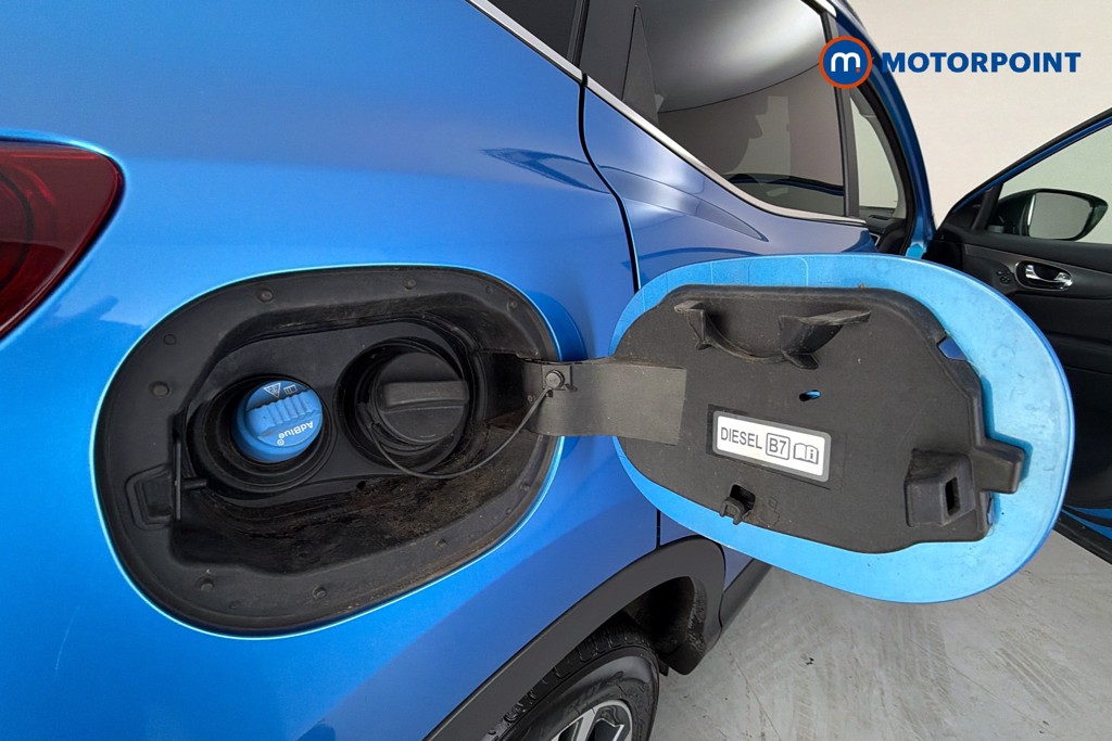 Nissan Qashqai N-Connecta Manual Diesel SUV - Stock Number (1639370) - 41st supplementary image