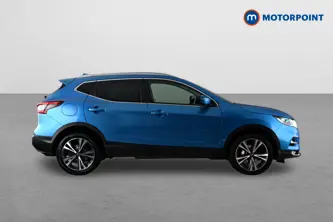 Nissan Qashqai N-Connecta Manual Diesel SUV - Stock Number (1639370) - Drivers side