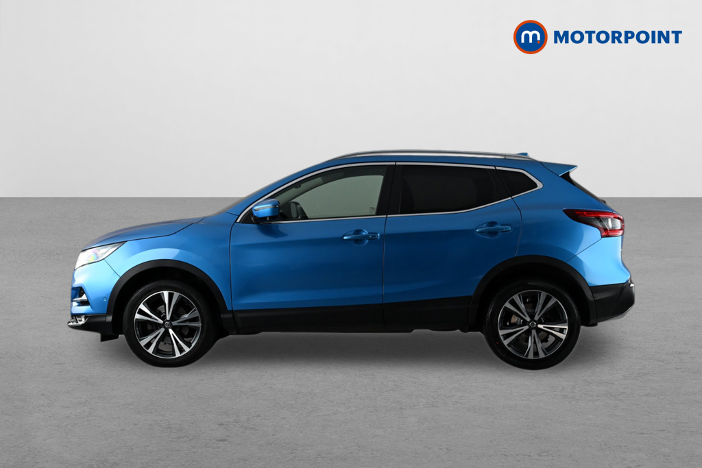 Nissan Qashqai N-Connecta Manual Diesel SUV - Stock Number (1639370) - Passenger side