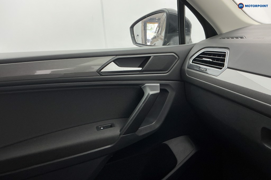 Volkswagen Tiguan Allspace Life Automatic Petrol SUV - Stock Number (1649526) - 19th supplementary image