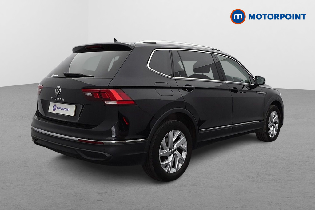 Volkswagen Tiguan Allspace Life Automatic Petrol SUV - Stock Number (1649526) - Drivers side rear corner