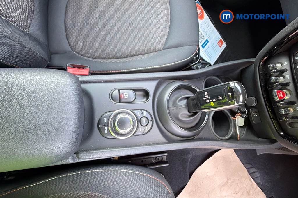 Mini Clubman Cooper Classic Automatic Petrol Estate - Stock Number (1649579) - 25th supplementary image