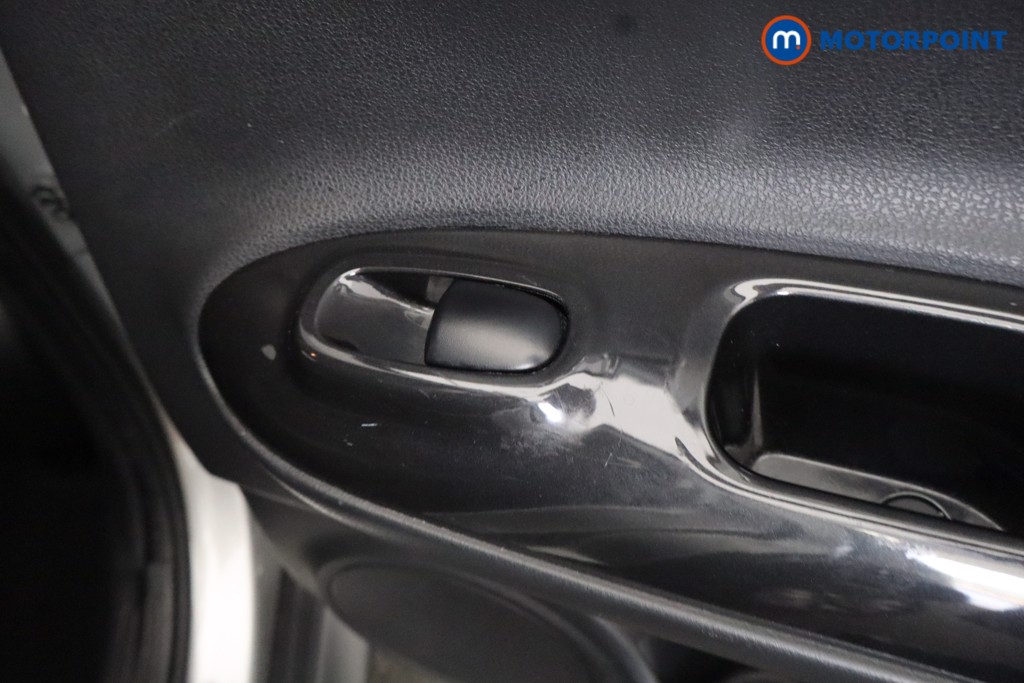 Nissan Juke Tekna Automatic Petrol SUV - Stock Number (1651015) - 23rd supplementary image