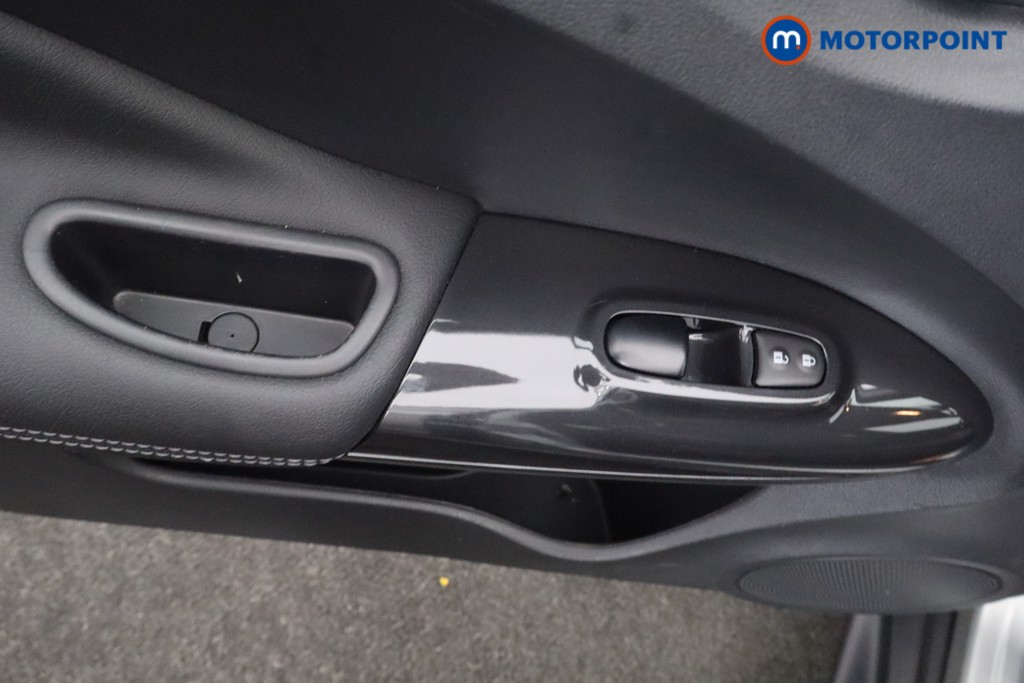 Nissan Juke Tekna Automatic Petrol SUV - Stock Number (1651015) - 37th supplementary image