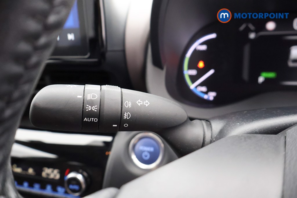 Toyota Yaris Cross Excel Automatic Petrol-Electric Hybrid Estate - Stock Number (1652764) - 5th supplementary image