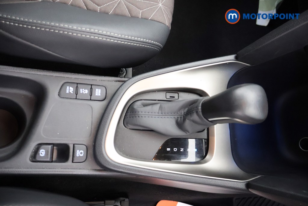 Toyota Yaris Cross Excel Automatic Petrol-Electric Hybrid Estate - Stock Number (1652764) - 9th supplementary image