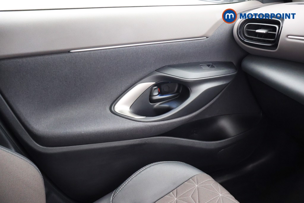 Toyota Yaris Cross Excel Automatic Petrol-Electric Hybrid Estate - Stock Number (1652764) - 11th supplementary image