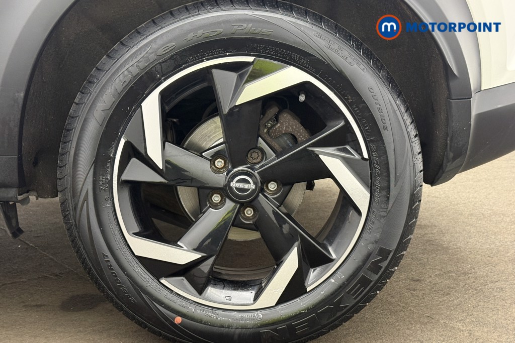 Nissan Juke N-Connecta Automatic Petrol SUV - Stock Number (1655528) - 2nd supplementary image