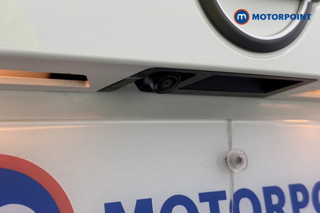 Nissan Juke N-Connecta Automatic Petrol SUV - Stock Number (1655528) - 5th supplementary image