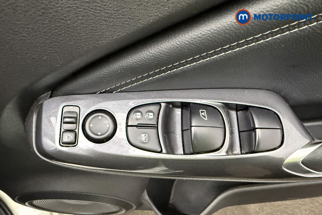 Nissan Juke N-Connecta Automatic Petrol SUV - Stock Number (1655528) - 14th supplementary image