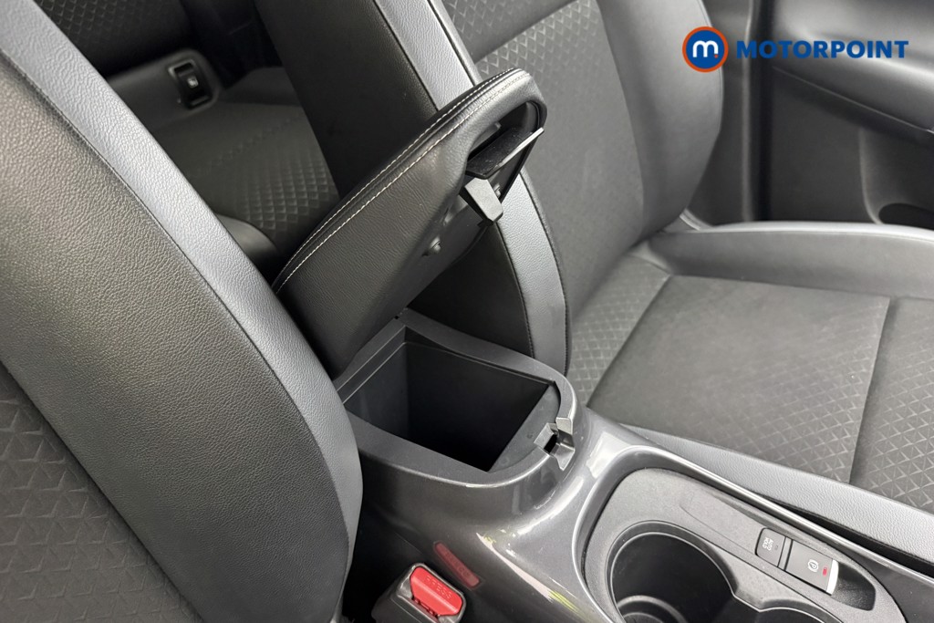 Nissan Juke N-Connecta Automatic Petrol SUV - Stock Number (1655528) - 17th supplementary image