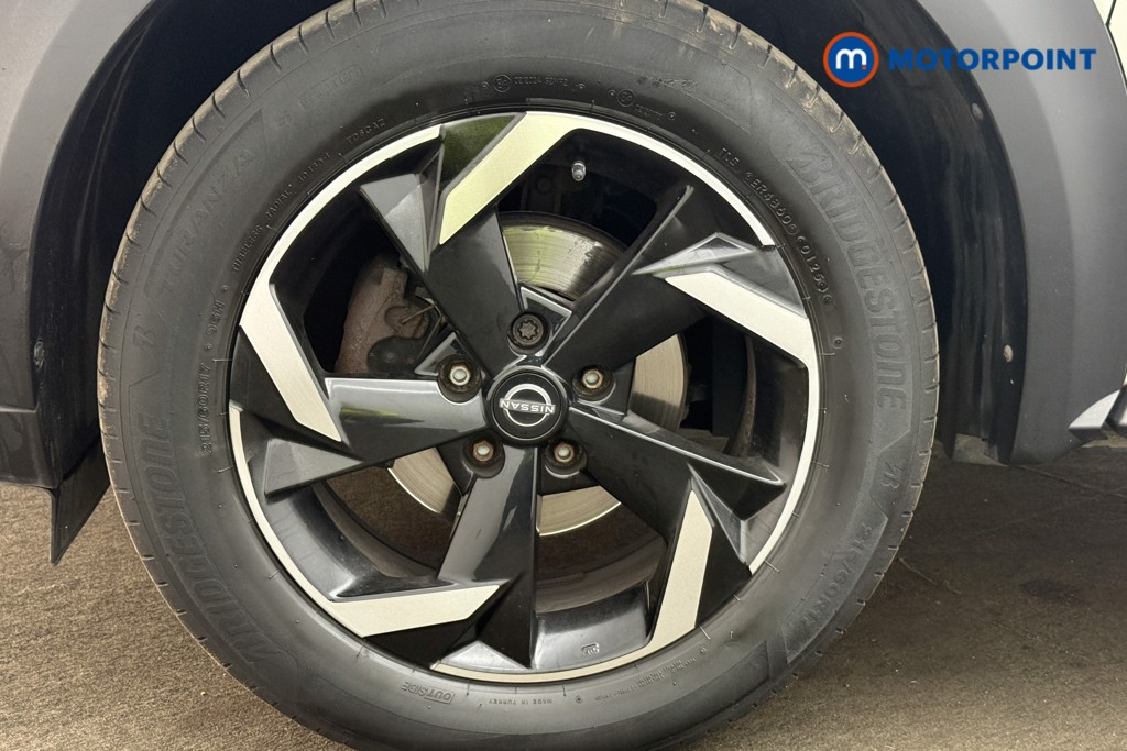 Nissan Juke N-Connecta Automatic Petrol SUV - Stock Number (1655528) - 1st supplementary image