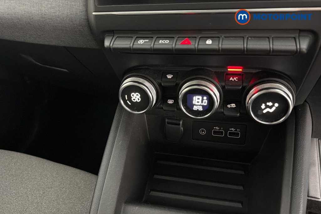 Renault Clio Evolution Manual Petrol Hatchback - Stock Number (1655911) - 12th supplementary image