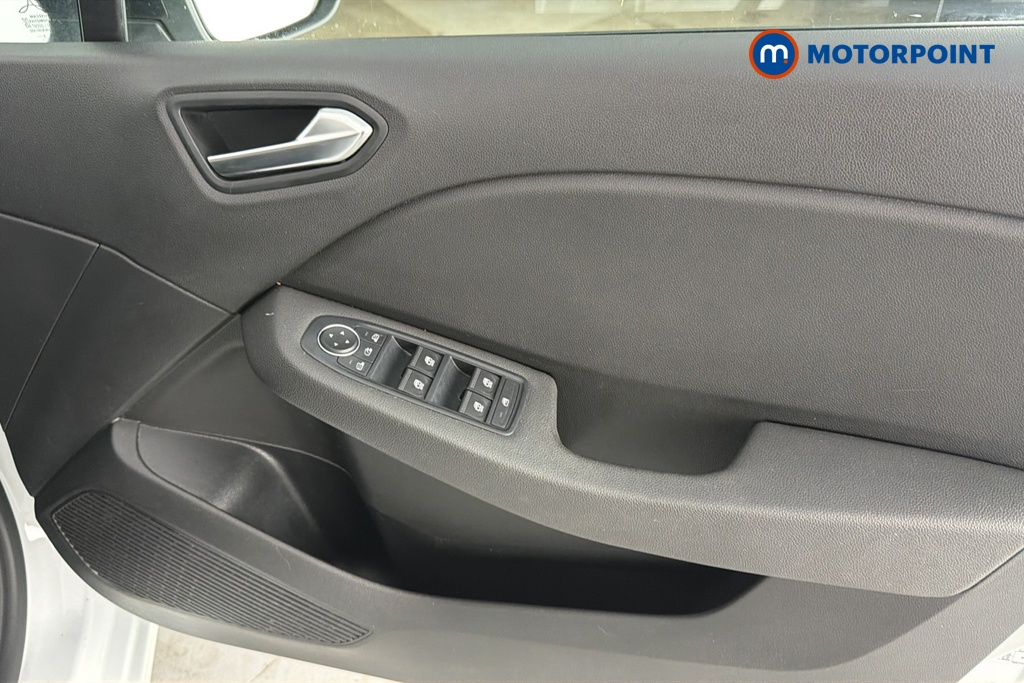 Renault Clio Evolution Manual Petrol Hatchback - Stock Number (1655911) - 18th supplementary image