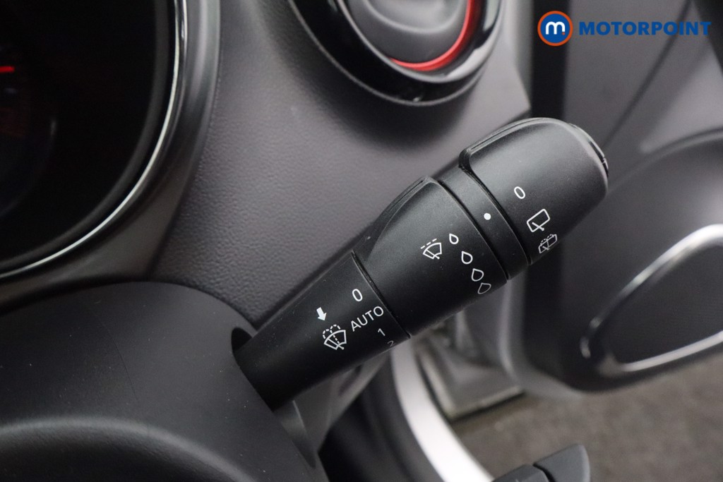 Renault Captur Signature Automatic Diesel SUV - Stock Number (1657097) - 18th supplementary image