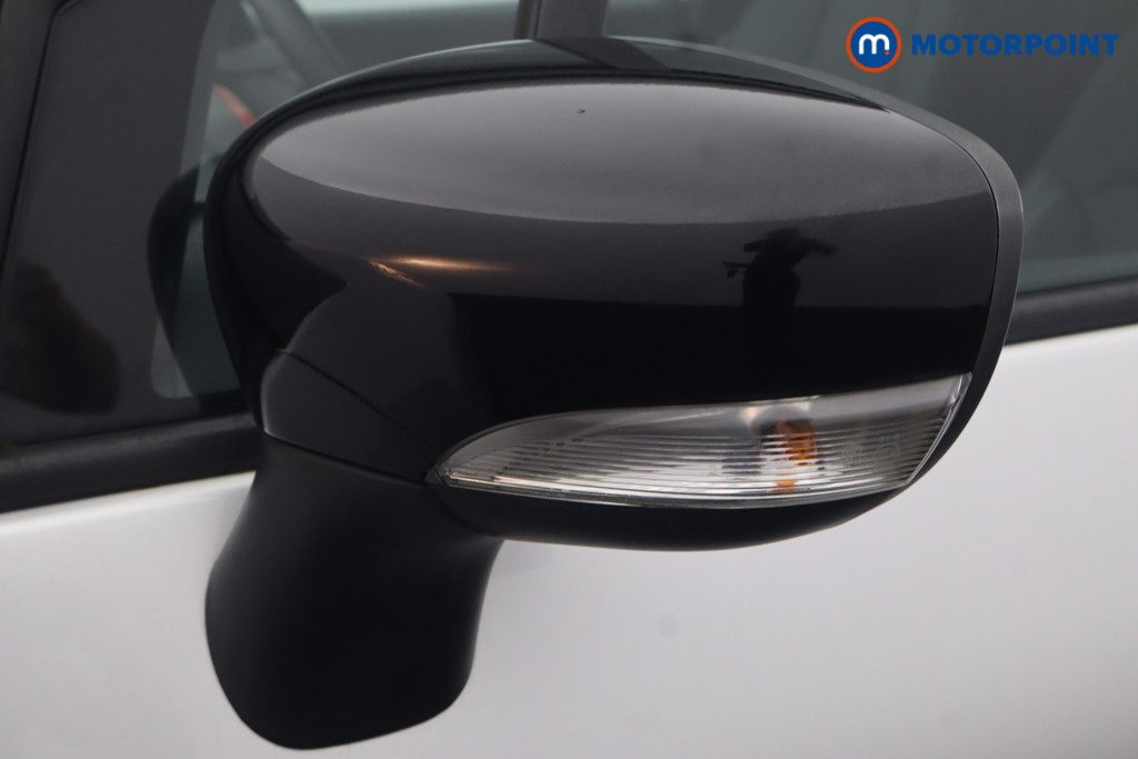 Renault Captur Signature Automatic Diesel SUV - Stock Number (1657097) - 30th supplementary image