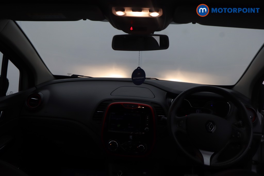 Renault Captur Signature Automatic Diesel SUV - Stock Number (1657097) - 1st supplementary image