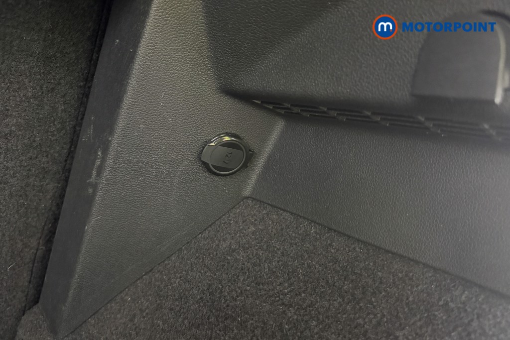Volkswagen Tiguan Life Manual Petrol SUV - Stock Number (1657814) - 12th supplementary image