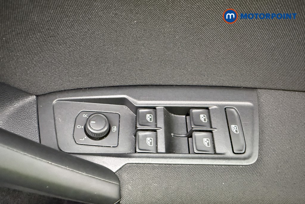 Volkswagen Tiguan Life Manual Petrol SUV - Stock Number (1657814) - 15th supplementary image