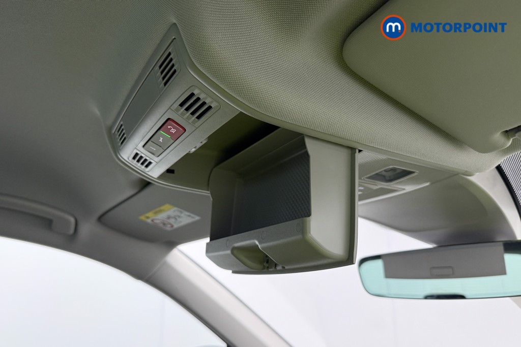 Volkswagen Tiguan Life Manual Petrol SUV - Stock Number (1657814) - 35th supplementary image