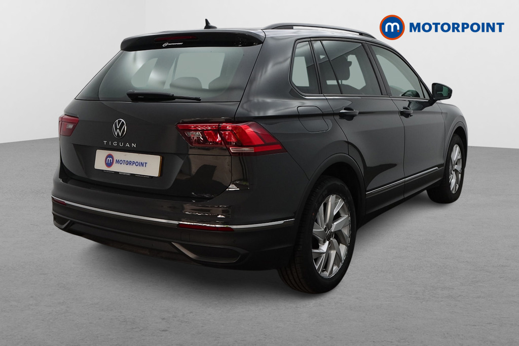 Volkswagen Tiguan Life Manual Petrol SUV - Stock Number (1657814) - Drivers side rear corner