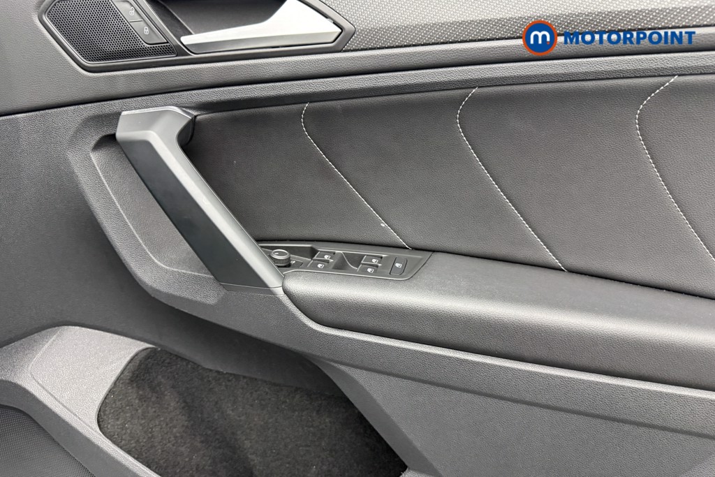 Volkswagen Tiguan R-Line Edition Automatic Petrol SUV - Stock Number (1657819) - 18th supplementary image