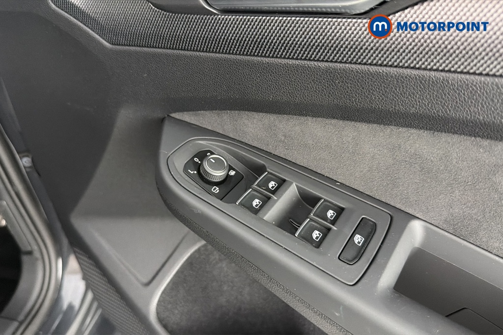 Volkswagen Golf Black Edition Manual Petrol Hatchback - Stock Number (1660099) - 19th supplementary image