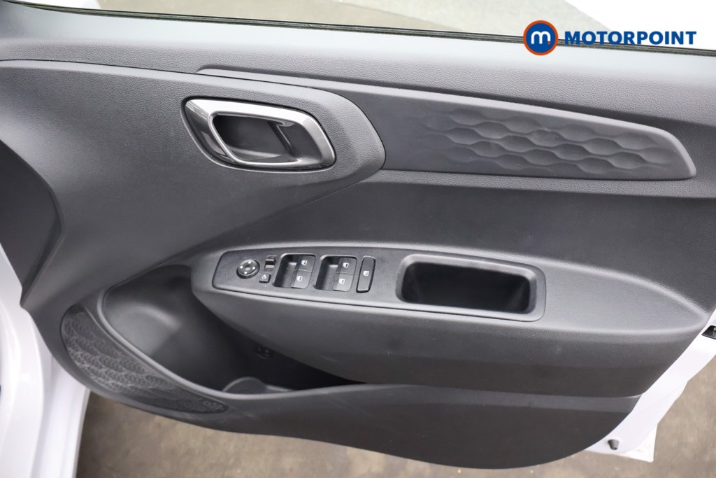 Hyundai I10 Premium Manual Petrol Hatchback - Stock Number (1660985) - 17th supplementary image